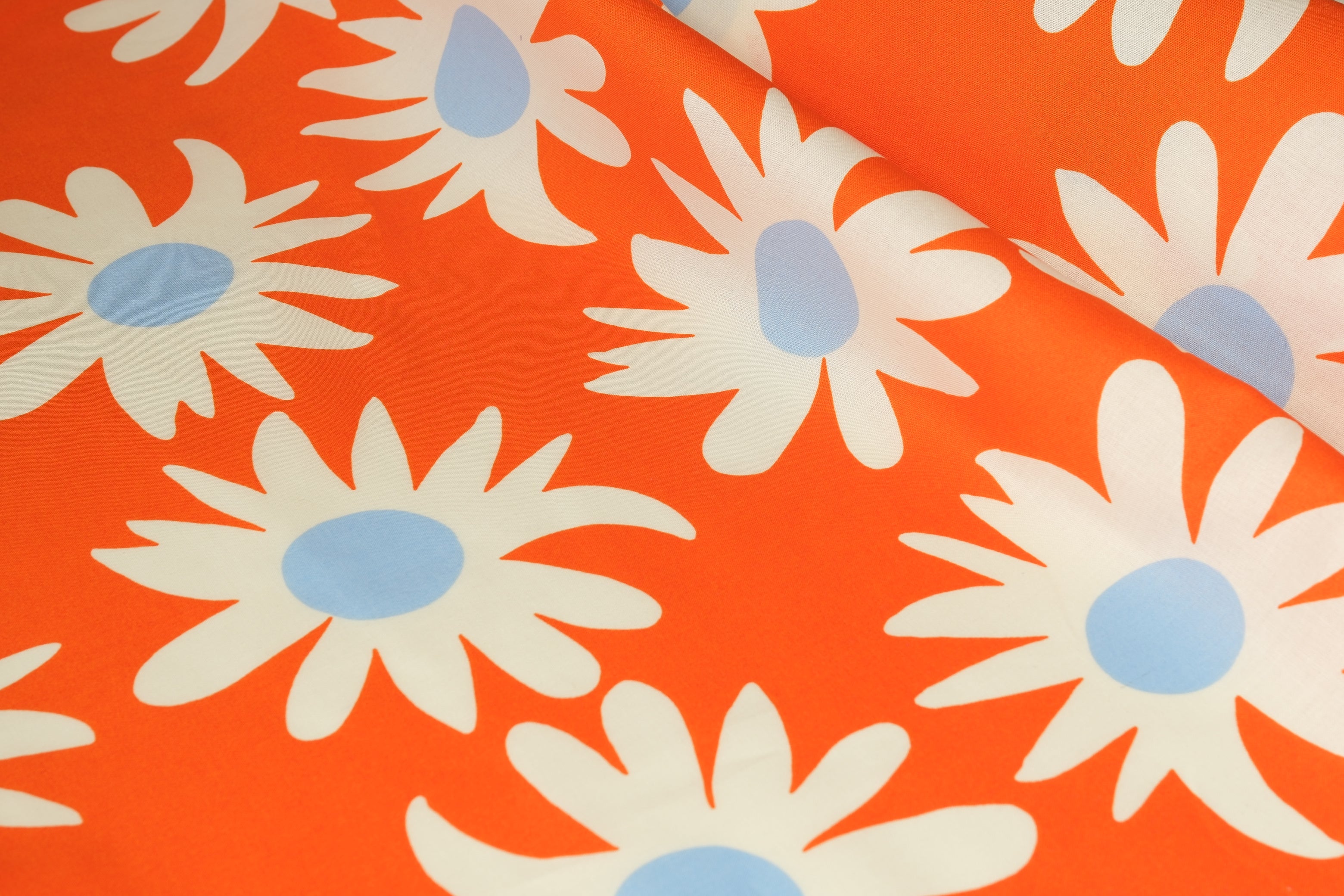Marimekko Rakastaa Ei Rakasta Cotton Fabric (per 1/2M)