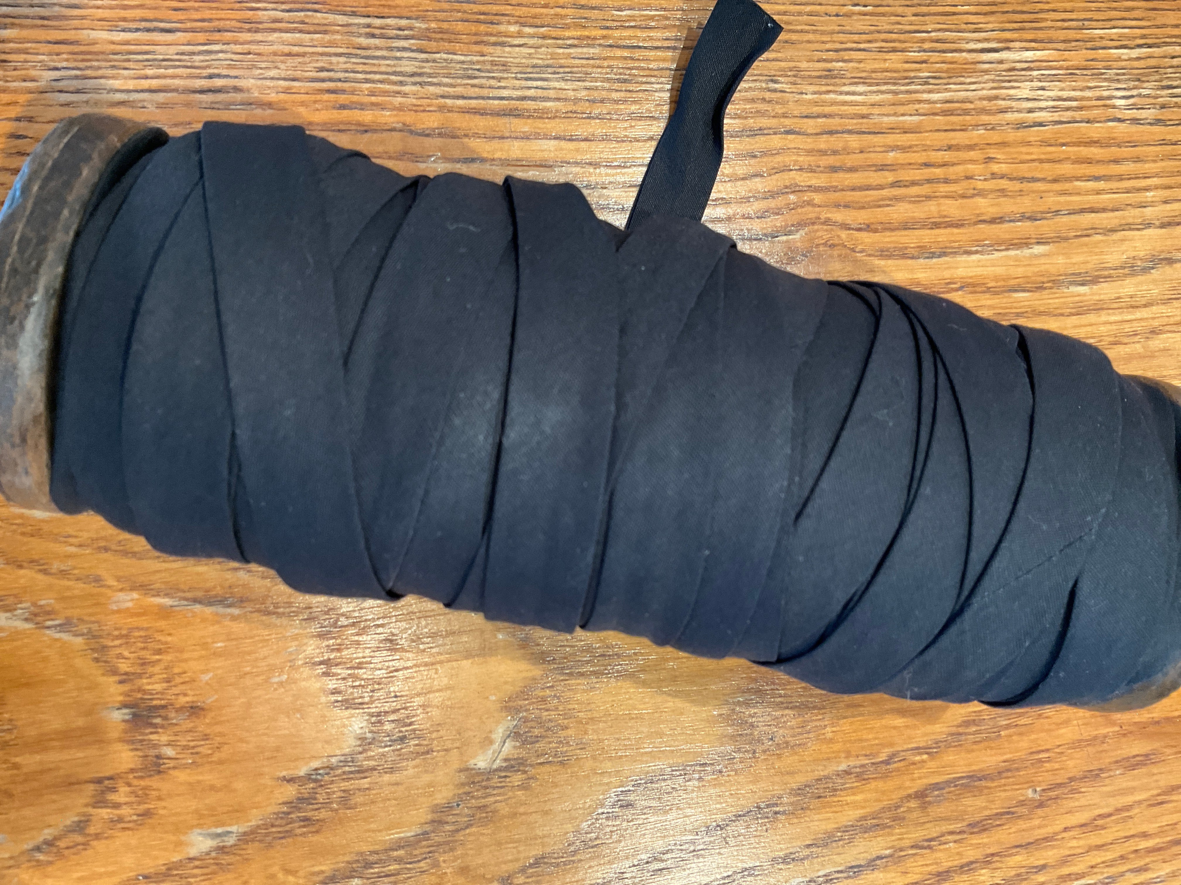 Double Fold Cotton Bias Binding 13mm / 0.5" (per 10cm) - Black or White