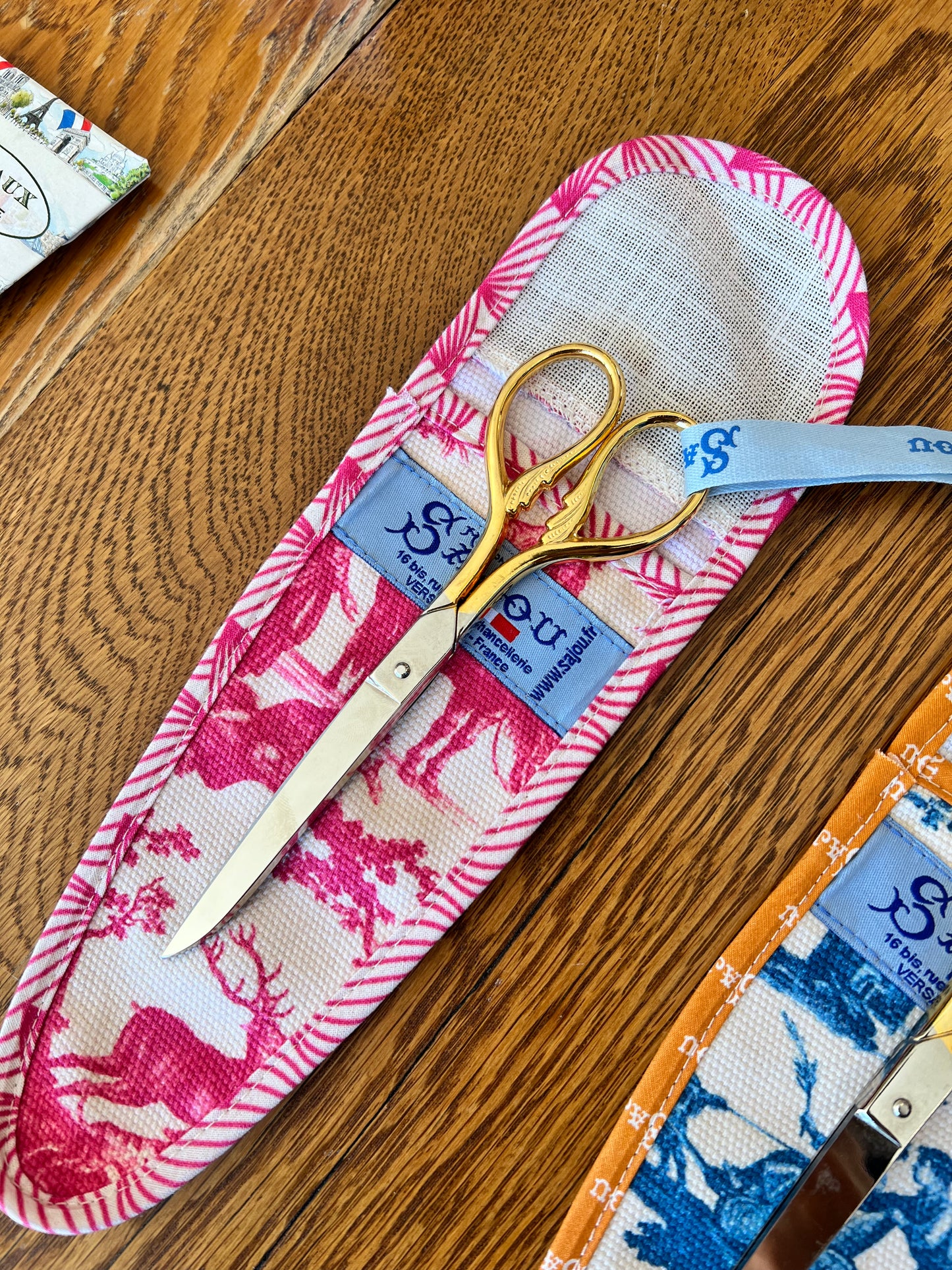 Sajou Sewing Scissors - Leaf Design (Cloth Case)
