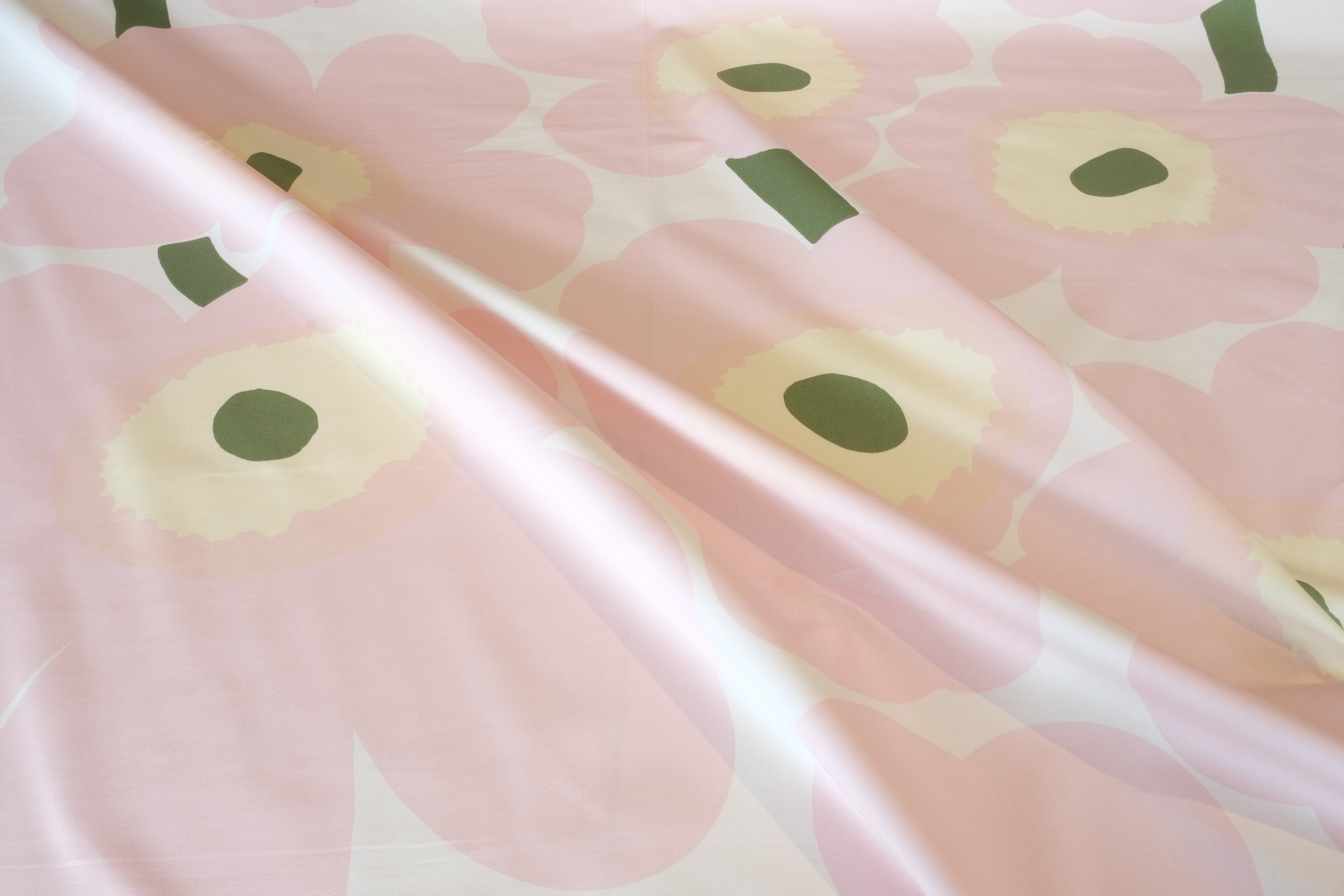 Marimekko Unikko Cotton Sateen Fabric (per 1/2 M)