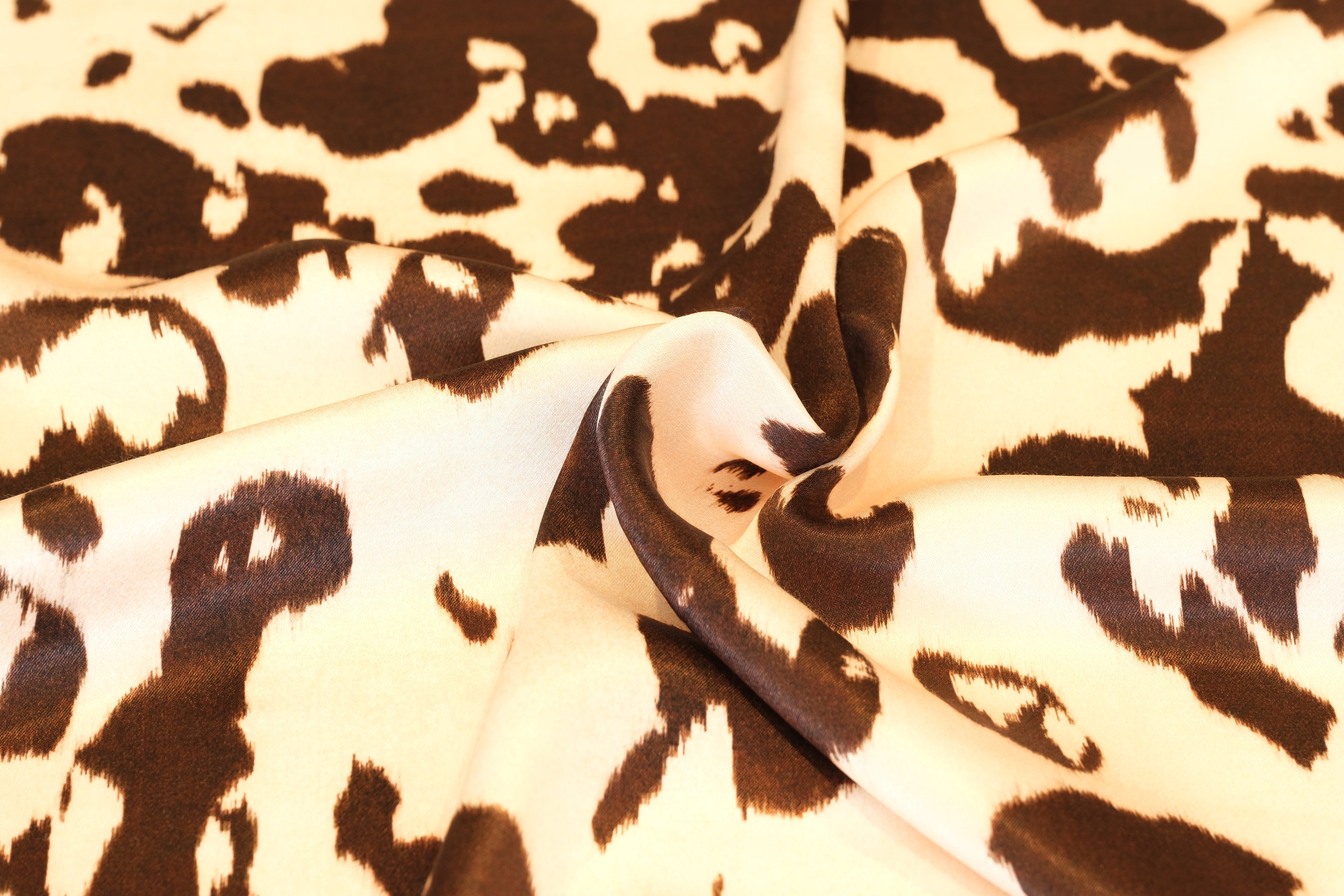Cow Print Viscose ECOVERO™ Satin - per 1/2M