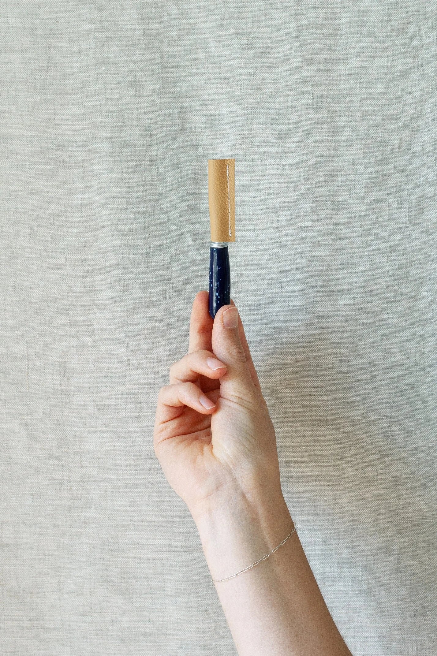 Armour Mercantile Seam Ripper with Ceramic Handle