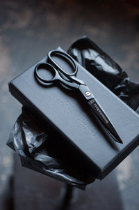 Matte Black 8" Scissors - Merchant and Mills